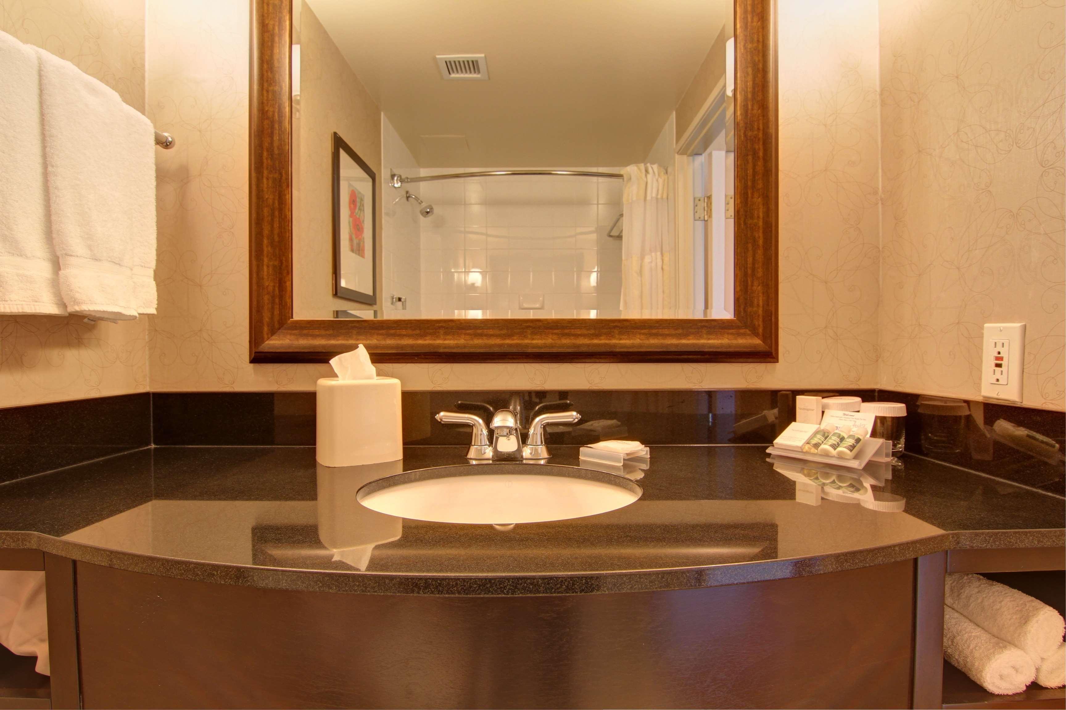 Hilton Garden Inn Calgary Airport Extérieur photo