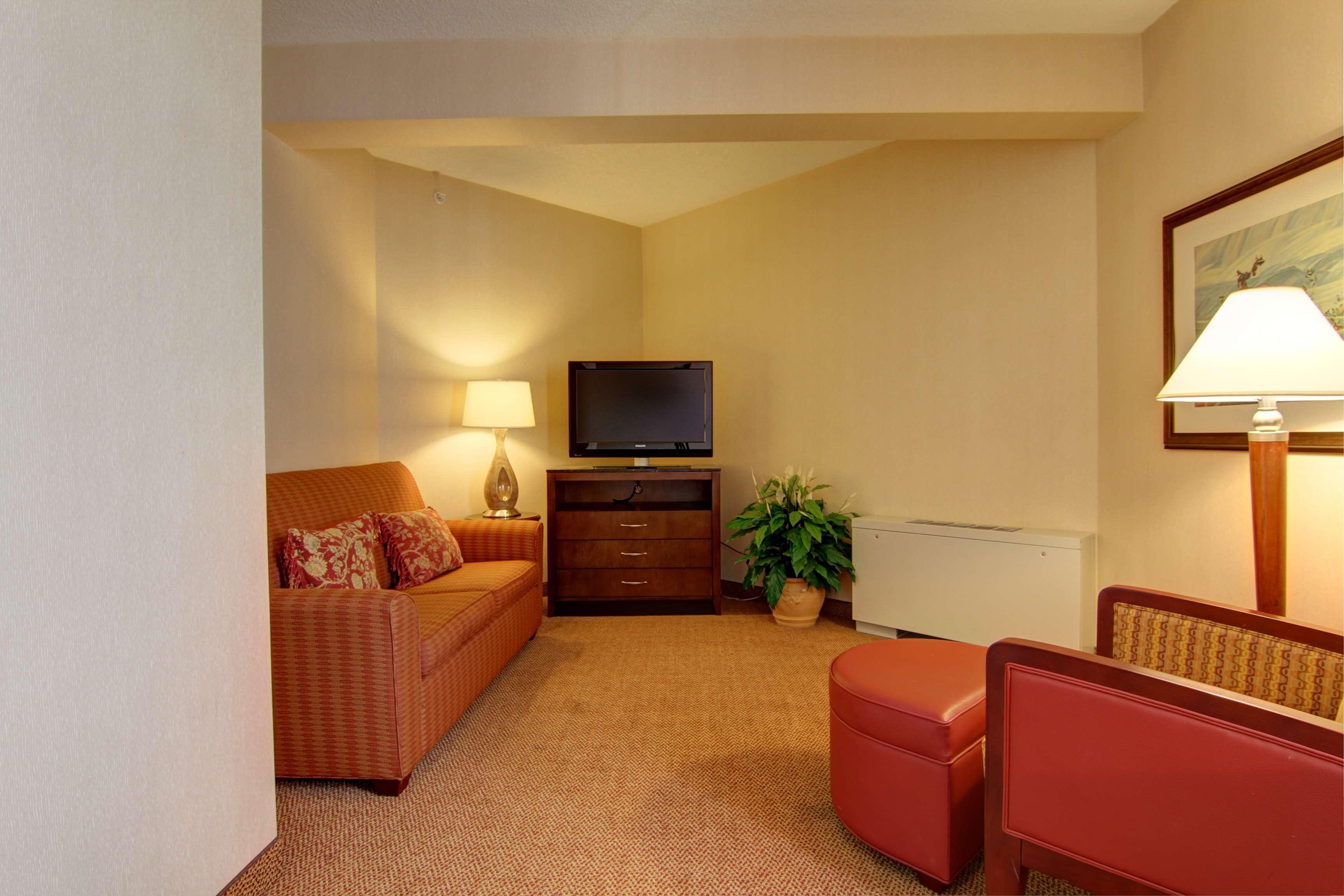 Hilton Garden Inn Calgary Airport Extérieur photo