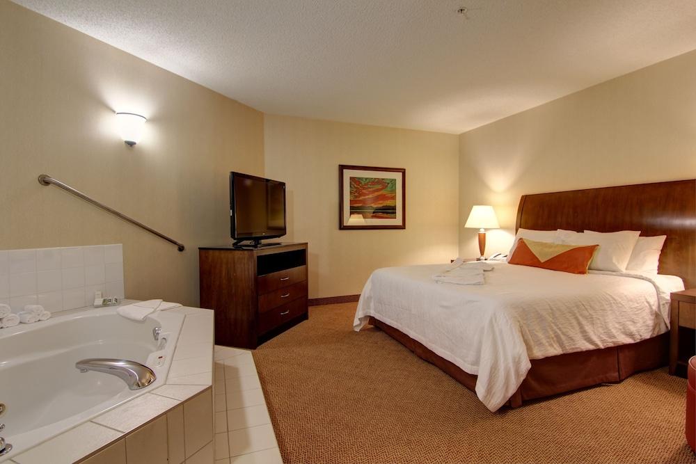Hilton Garden Inn Calgary Airport Extérieur photo