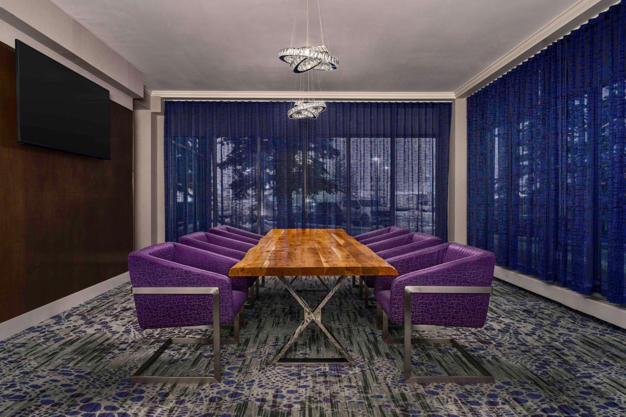 Hilton Garden Inn Calgary Airport Extérieur photo