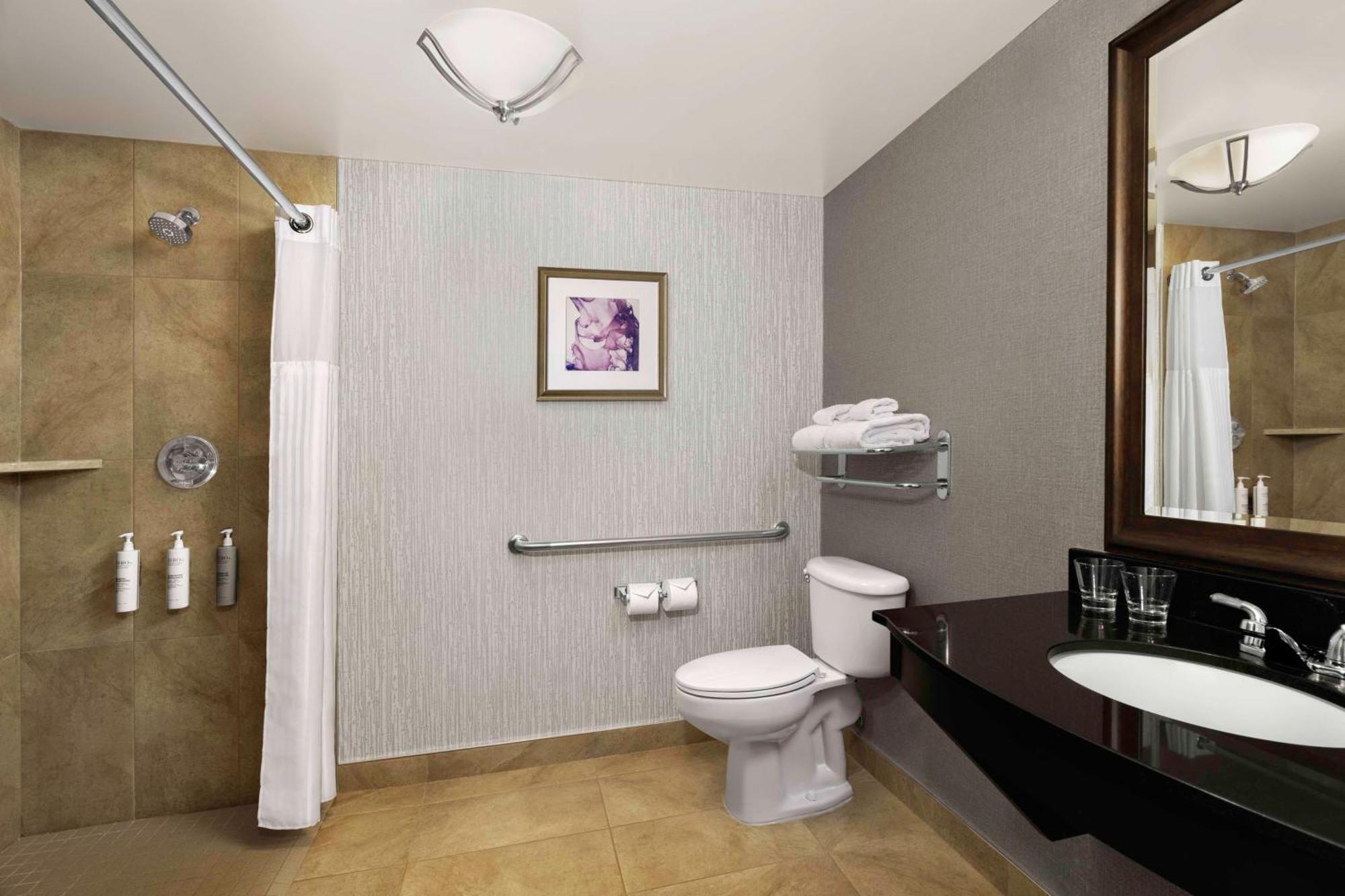 Hilton Garden Inn Calgary Airport Extérieur photo