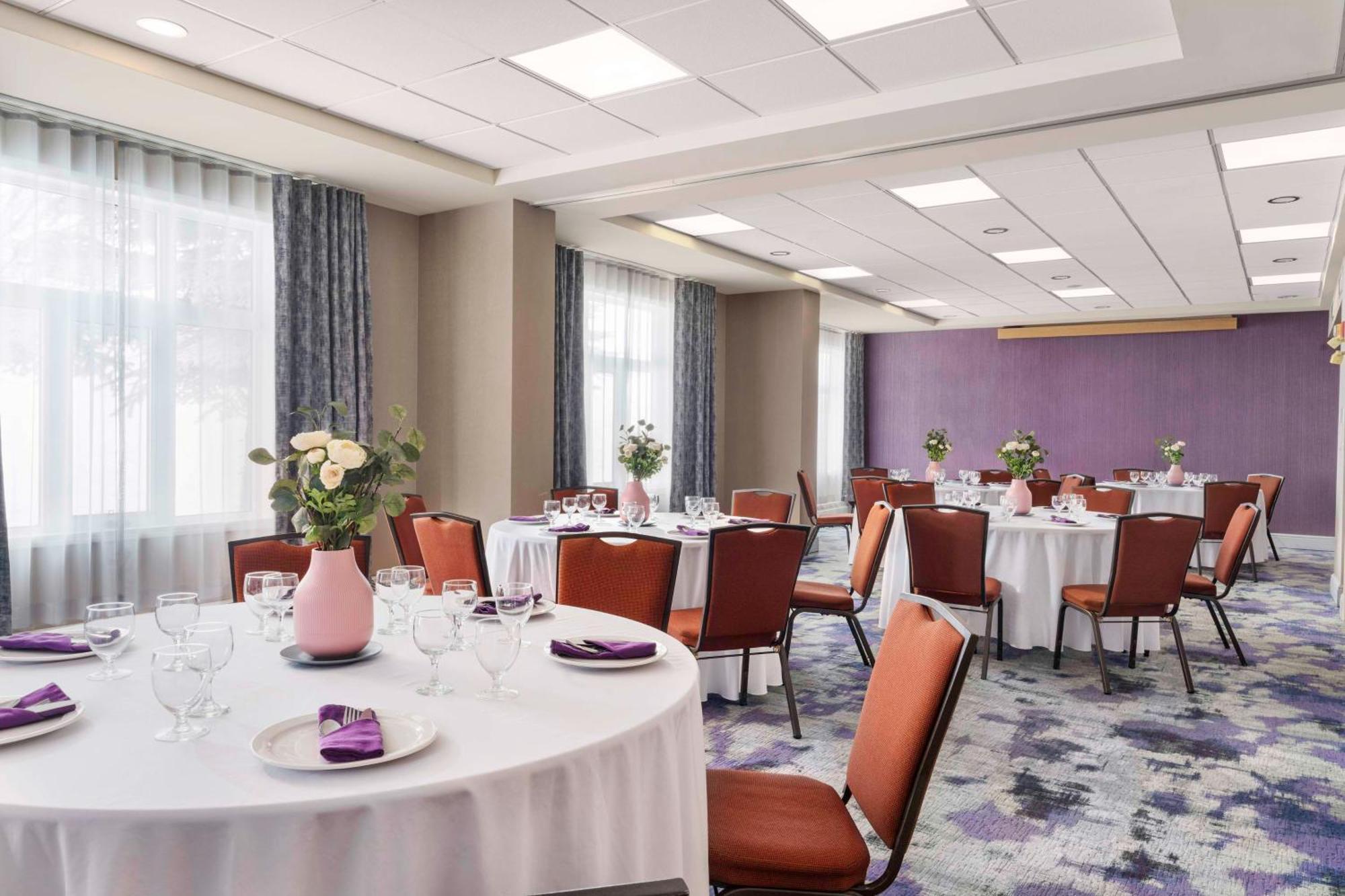 Hilton Garden Inn Calgary Airport Extérieur photo