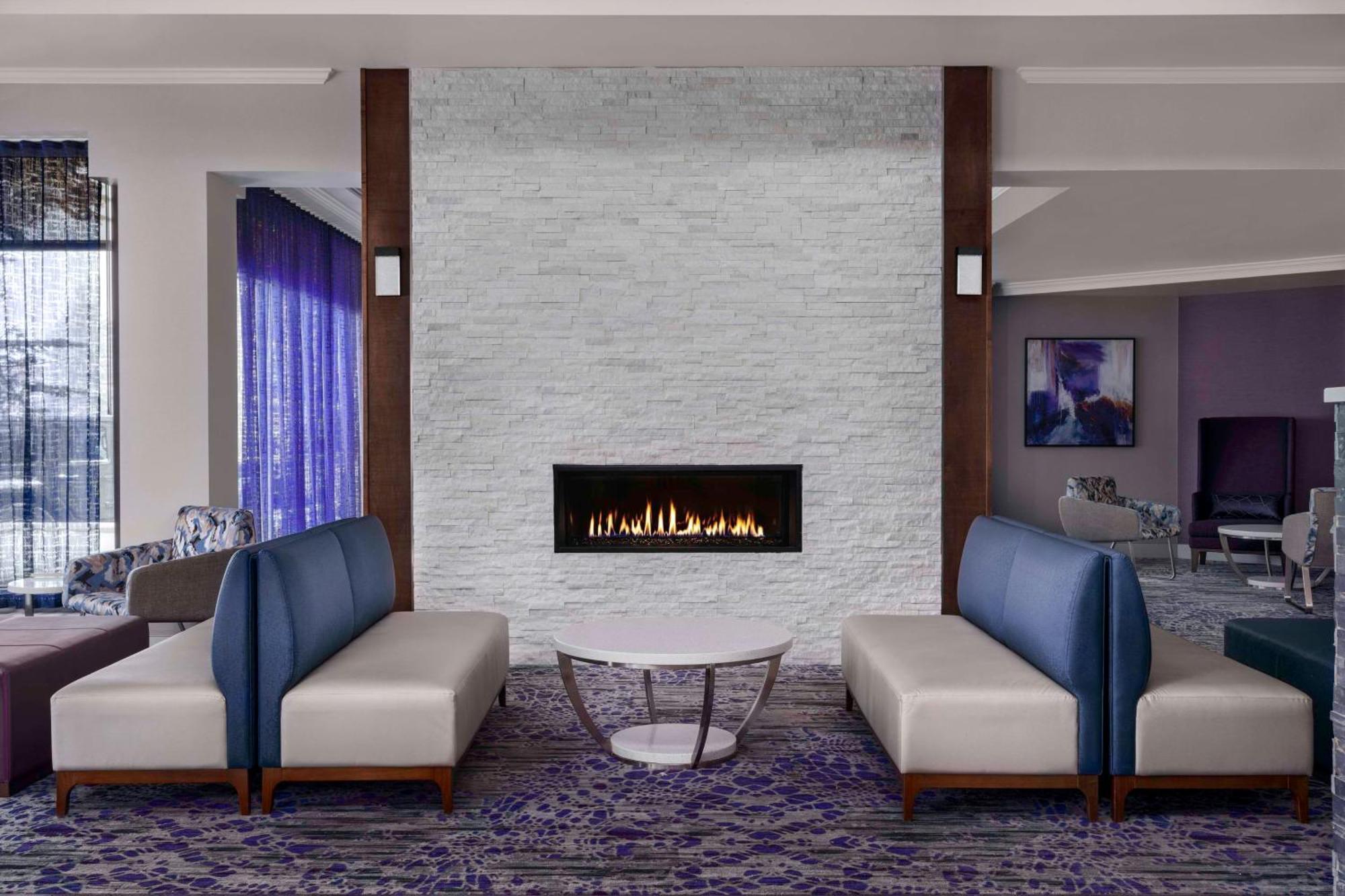 Hilton Garden Inn Calgary Airport Extérieur photo
