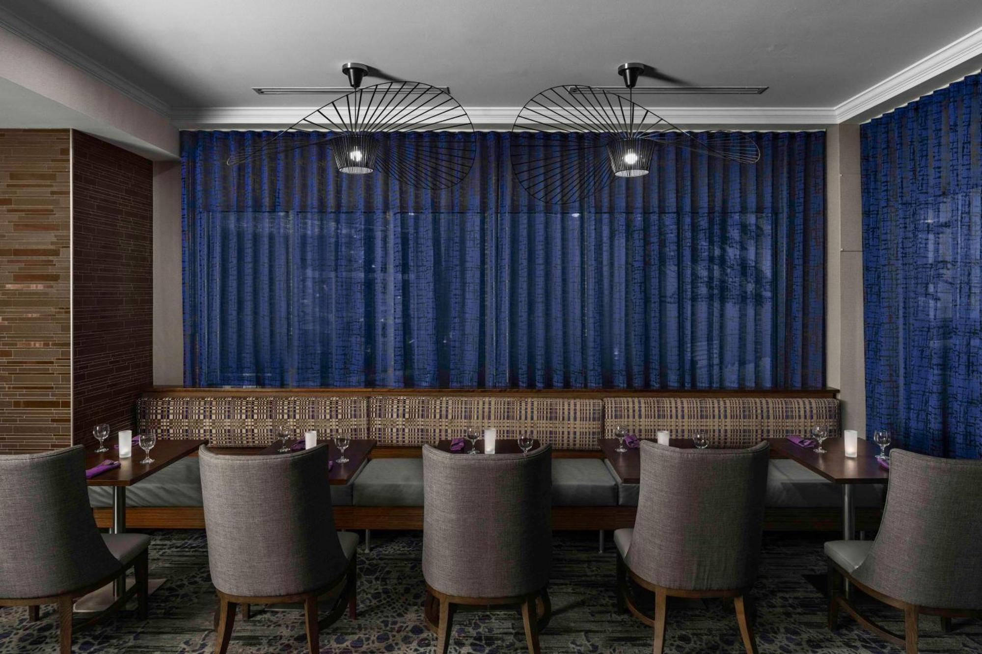 Hilton Garden Inn Calgary Airport Extérieur photo