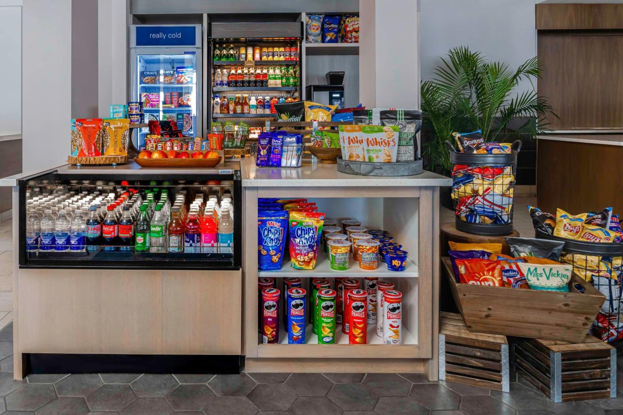 Hilton Garden Inn Calgary Airport Extérieur photo